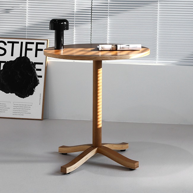 파스트 스칸디나비아 원형 오크 원목 식탁 카페 테이블